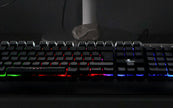 Teclado Gamer KlipXtreme Armiger con iluminación RGB multicolor